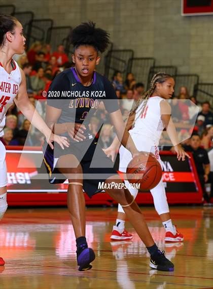 Thumbnail 2 in Mater Dei vs. Lynwood (CIF SS Open Playoffs) photogallery.
