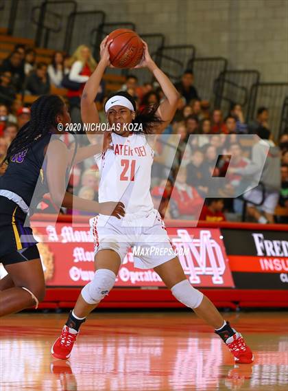 Thumbnail 3 in Mater Dei vs. Lynwood (CIF SS Open Playoffs) photogallery.