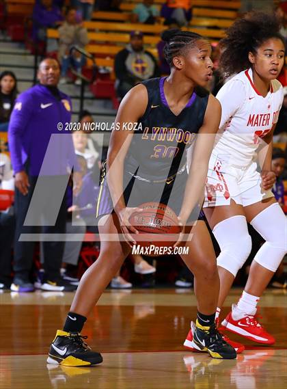 Thumbnail 1 in Mater Dei vs. Lynwood (CIF SS Open Playoffs) photogallery.