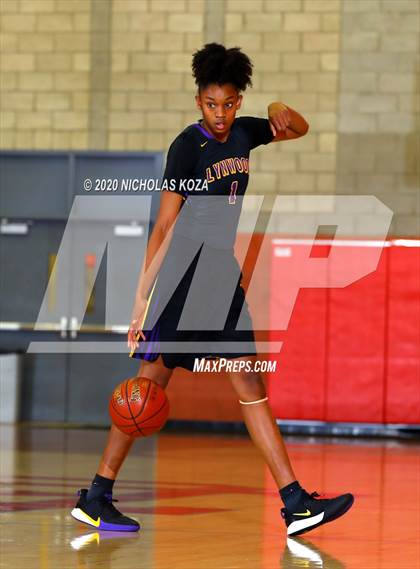 Thumbnail 3 in Mater Dei vs. Lynwood (CIF SS Open Playoffs) photogallery.