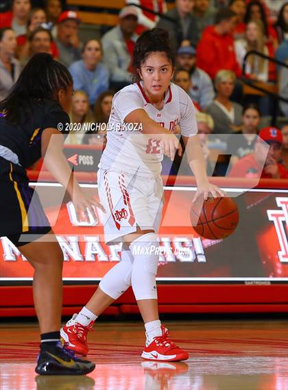 Thumbnail 3 in Mater Dei vs. Lynwood (CIF SS Open Playoffs) photogallery.