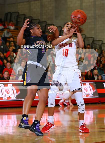 Thumbnail 2 in Mater Dei vs. Lynwood (CIF SS Open Playoffs) photogallery.