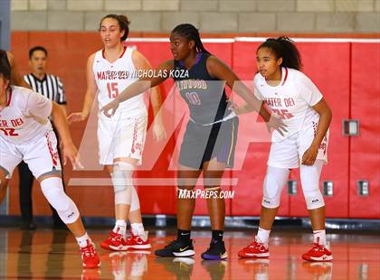 Thumbnail 2 in Mater Dei vs. Lynwood (CIF SS Open Playoffs) photogallery.