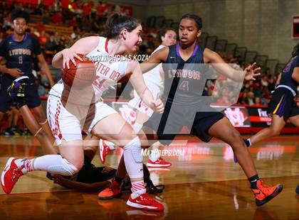 Thumbnail 3 in Mater Dei vs. Lynwood (CIF SS Open Playoffs) photogallery.