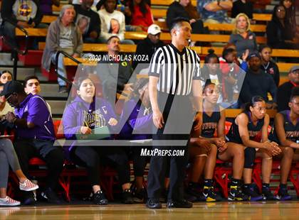 Thumbnail 1 in Mater Dei vs. Lynwood (CIF SS Open Playoffs) photogallery.
