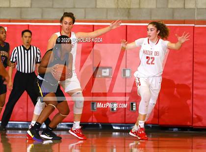 Thumbnail 1 in Mater Dei vs. Lynwood (CIF SS Open Playoffs) photogallery.