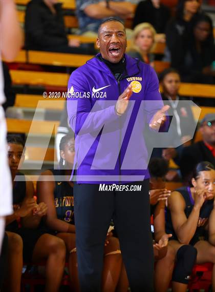 Thumbnail 3 in Mater Dei vs. Lynwood (CIF SS Open Playoffs) photogallery.