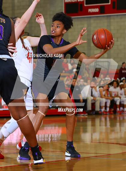 Thumbnail 1 in Mater Dei vs. Lynwood (CIF SS Open Playoffs) photogallery.