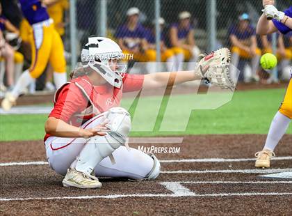 Thumbnail 1 in Indianola vs Marion (Xavier Softball Classic) photogallery.