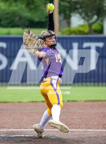Thumbnail 1 in Indianola vs Marion (Xavier Softball Classic) photogallery.