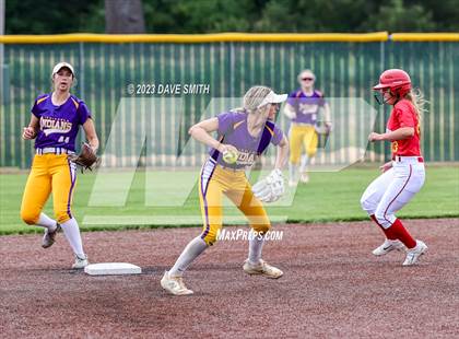 Thumbnail 3 in Indianola vs Marion (Xavier Softball Classic) photogallery.