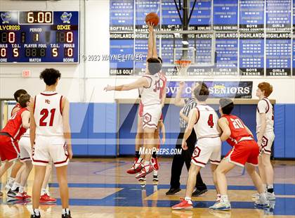Thumbnail 3 in Dixie Heights vs Holy Cross photogallery.