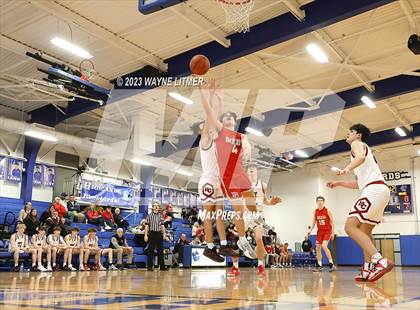 Thumbnail 3 in Dixie Heights vs Holy Cross photogallery.