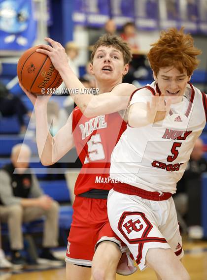 Thumbnail 2 in Dixie Heights vs Holy Cross photogallery.