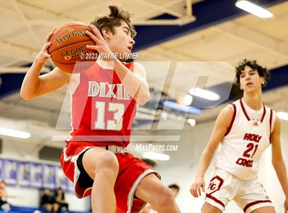 Thumbnail 3 in Dixie Heights vs Holy Cross photogallery.