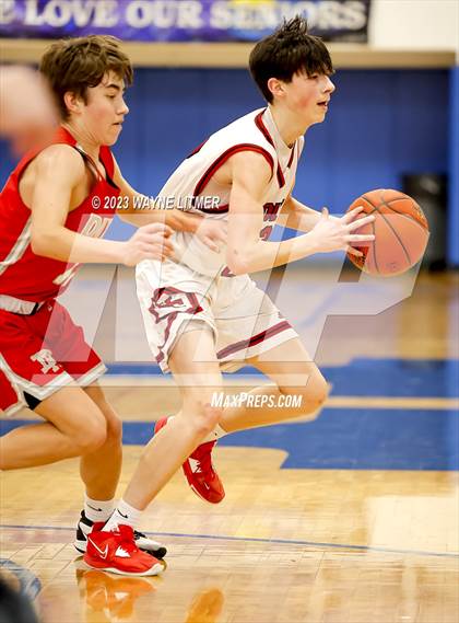 Thumbnail 1 in Dixie Heights vs Holy Cross photogallery.