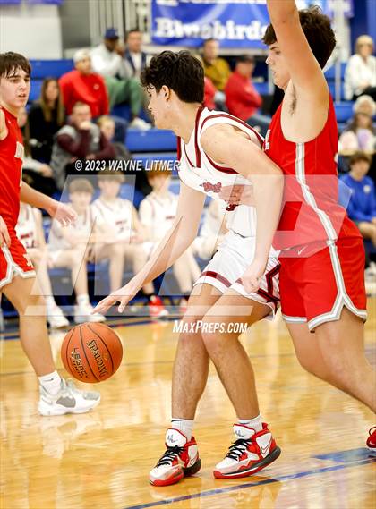 Thumbnail 2 in Dixie Heights vs Holy Cross photogallery.