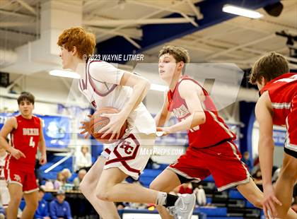 Thumbnail 1 in Dixie Heights vs Holy Cross photogallery.