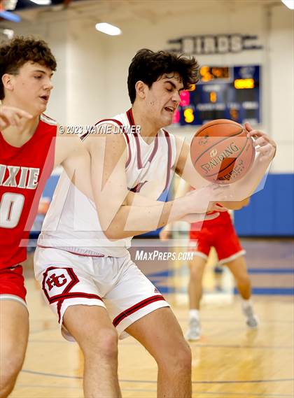 Thumbnail 2 in Dixie Heights vs Holy Cross photogallery.