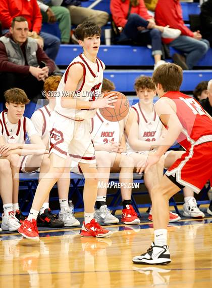 Thumbnail 2 in Dixie Heights vs Holy Cross photogallery.