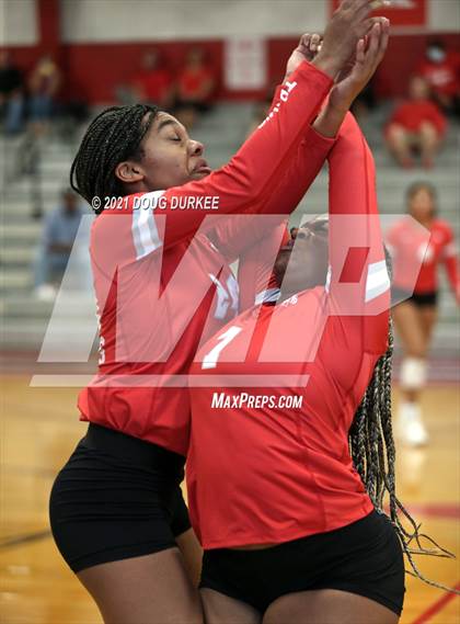 Thumbnail 2 in Fort Bend Travis @ Memorial photogallery.
