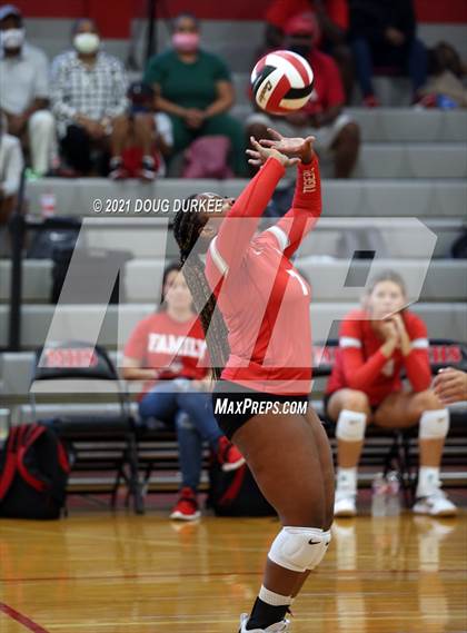 Thumbnail 3 in Fort Bend Travis @ Memorial photogallery.