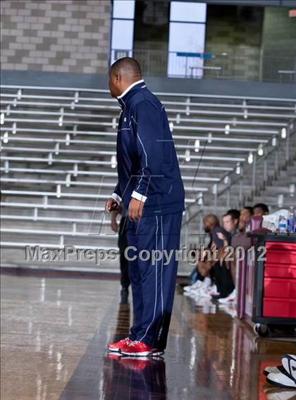 Thumbnail 2 in South Grand Prairie vs. Kimball (DJH5 Holiday Showcase) photogallery.