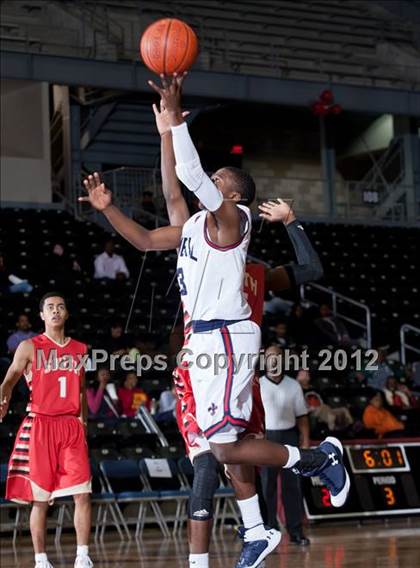 Thumbnail 2 in South Grand Prairie vs. Kimball (DJH5 Holiday Showcase) photogallery.