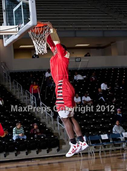 Thumbnail 3 in South Grand Prairie vs. Kimball (DJH5 Holiday Showcase) photogallery.
