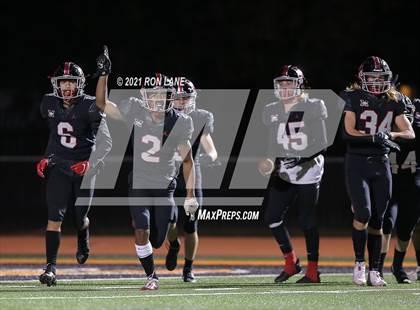 Thumbnail 2 in Jenks vs Mustang (OSSAA 6A D1 Round 2 Playoff) photogallery.