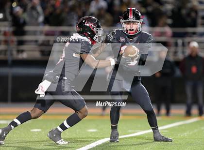 Thumbnail 2 in Jenks vs Mustang (OSSAA 6A D1 Round 2 Playoff) photogallery.