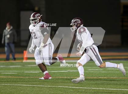 Thumbnail 1 in Jenks vs Mustang (OSSAA 6A D1 Round 2 Playoff) photogallery.