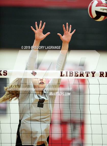 Thumbnail 2 in Independence vs Liberty photogallery.