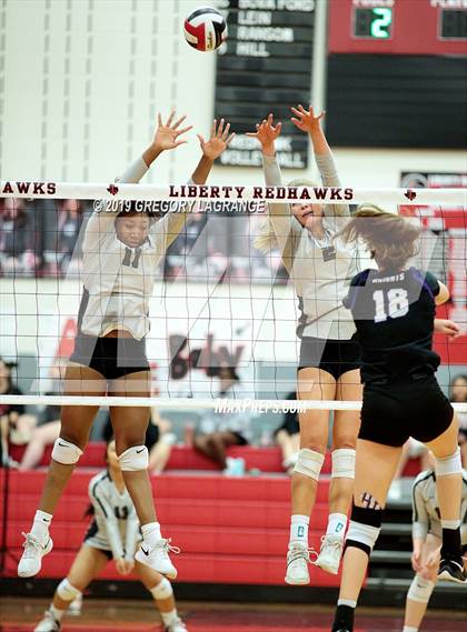Thumbnail 3 in Independence vs Liberty photogallery.