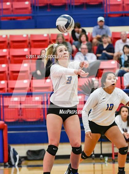 Thumbnail 2 in College Station vs. Corsicana photogallery.
