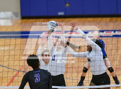 Thumbnail 1 in College Station vs. Corsicana photogallery.