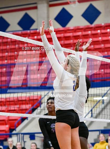 Thumbnail 3 in College Station vs. Corsicana photogallery.