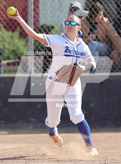 Thumbnail 2 in North Sevier vs. Beaver (UHSAA 2A Round 3) photogallery.