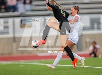 Thumbnail 2 in Apple Valley @ Oak Park (CIF SoCal Regionals Div-III Semifinal) photogallery.
