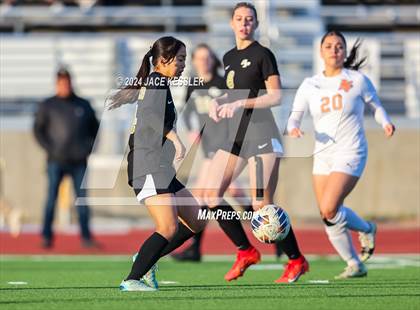 Thumbnail 2 in Apple Valley @ Oak Park (CIF SoCal Regionals Div-III Semifinal) photogallery.