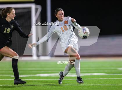 Thumbnail 2 in Apple Valley @ Oak Park (CIF SoCal Regionals Div-III Semifinal) photogallery.