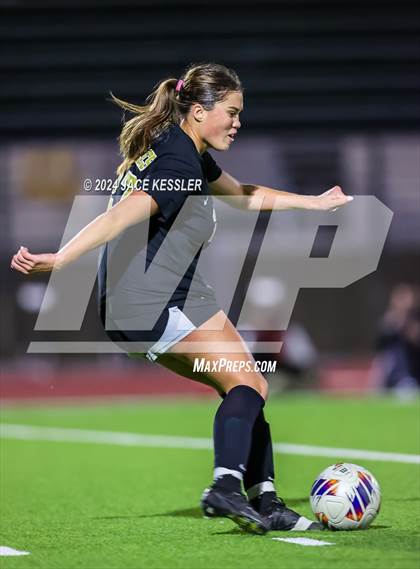 Thumbnail 3 in Apple Valley @ Oak Park (CIF SoCal Regionals Div-III Semifinal) photogallery.