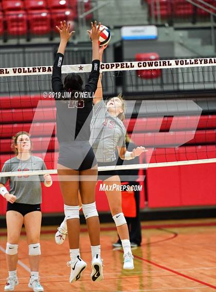 Thumbnail 3 in Lewisville @ Coppell photogallery.