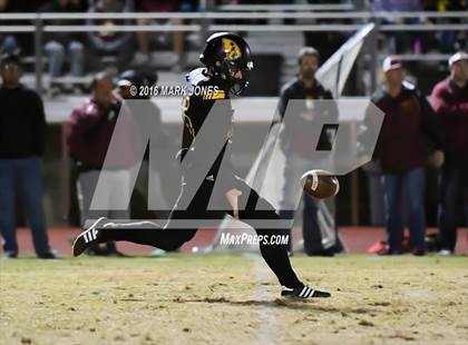 Thumbnail 3 in Saguaro vs. Salpointe Catholic (AIA 4A Semifinal) photogallery.