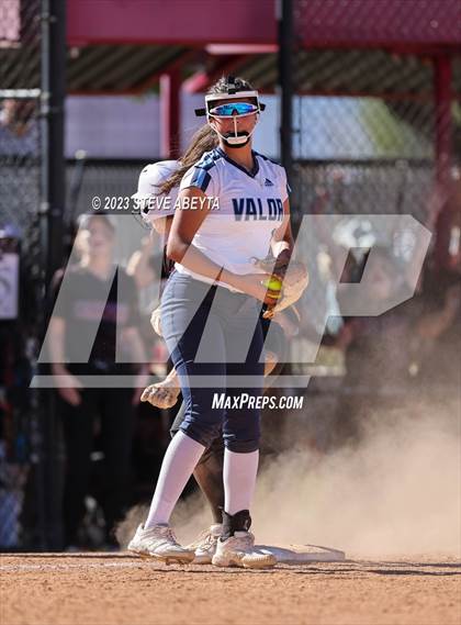 Thumbnail 3 in Chatfield vs. Valor Christian (CHSAA 5A First Round) photogallery.