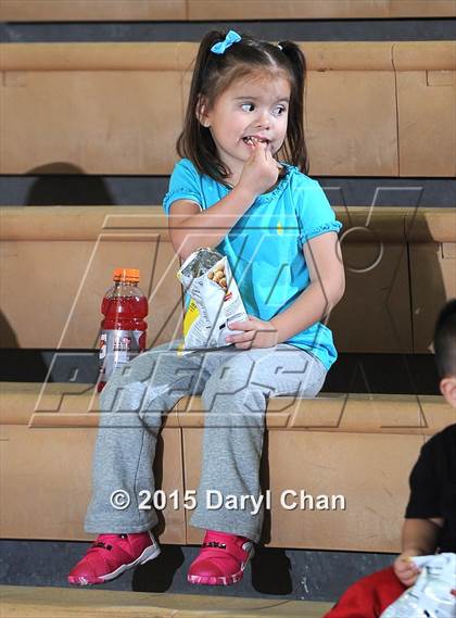 Thumbnail 3 in Grants vs. Cabrillo (MaxPreps Holiday Classic) photogallery.