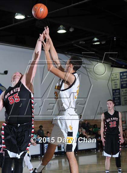 Thumbnail 3 in Grants vs. Cabrillo (MaxPreps Holiday Classic) photogallery.