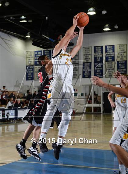 Thumbnail 2 in Grants vs. Cabrillo (MaxPreps Holiday Classic) photogallery.