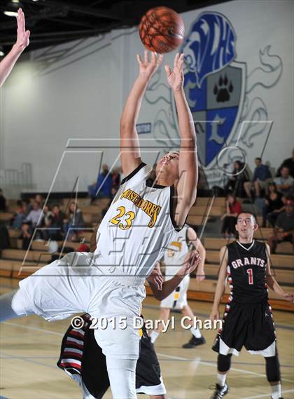 Thumbnail 3 in Grants vs. Cabrillo (MaxPreps Holiday Classic) photogallery.