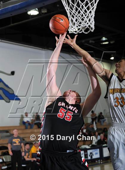 Thumbnail 2 in Grants vs. Cabrillo (MaxPreps Holiday Classic) photogallery.